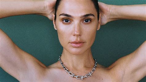 gal gadot nude scene|Gal Gadot Nude Photos & Porn Video